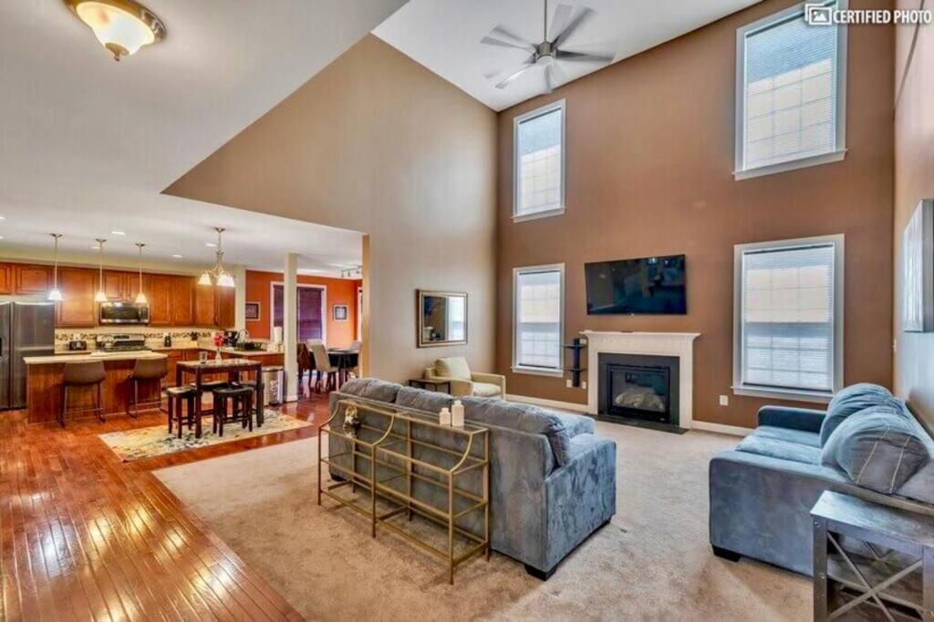 Luxurious 5 bedroom home in premier Loudoun Cty VA photo 4