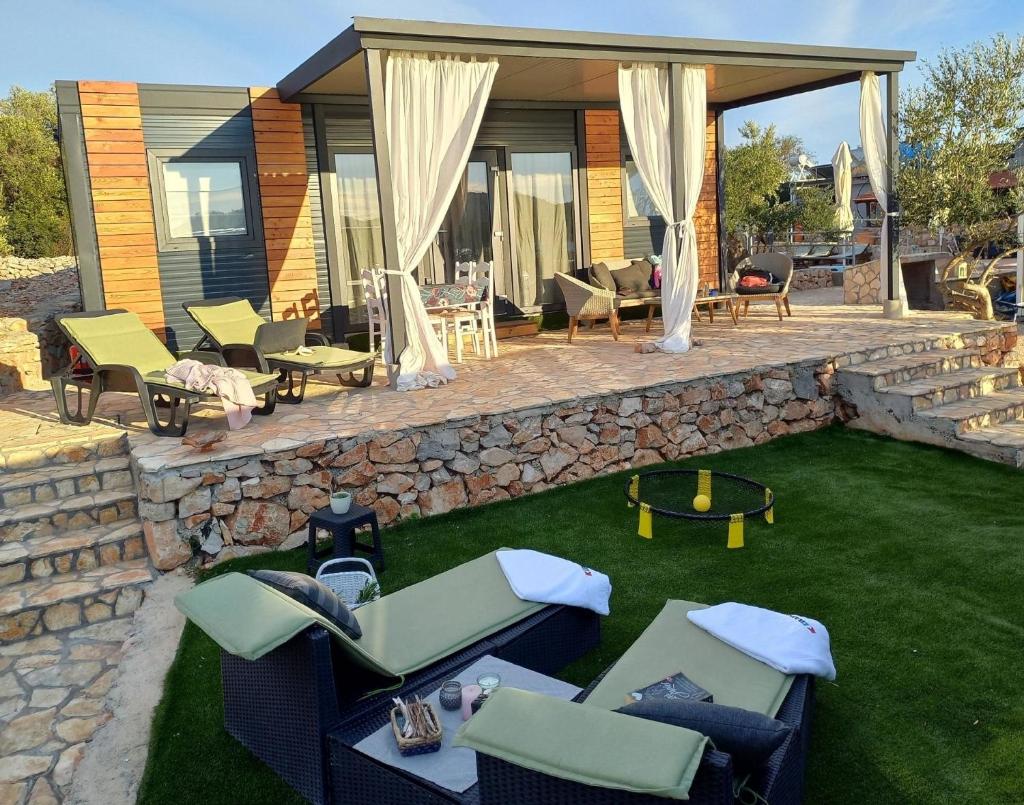 Tolles Ferienhaus in Kornati mit Whirlpool, Terrasse und gemeinschaftlichem Pool photo 2