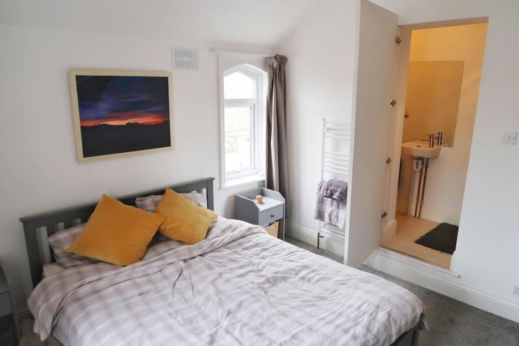 Castle Manor, 4 Bed Seaside Retreat
