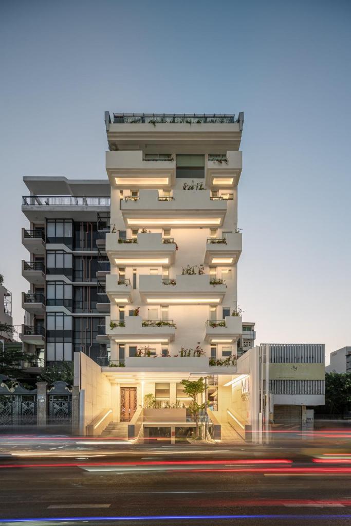 M Village Nguyễn Kiệm - Cosmo Airport Hotel