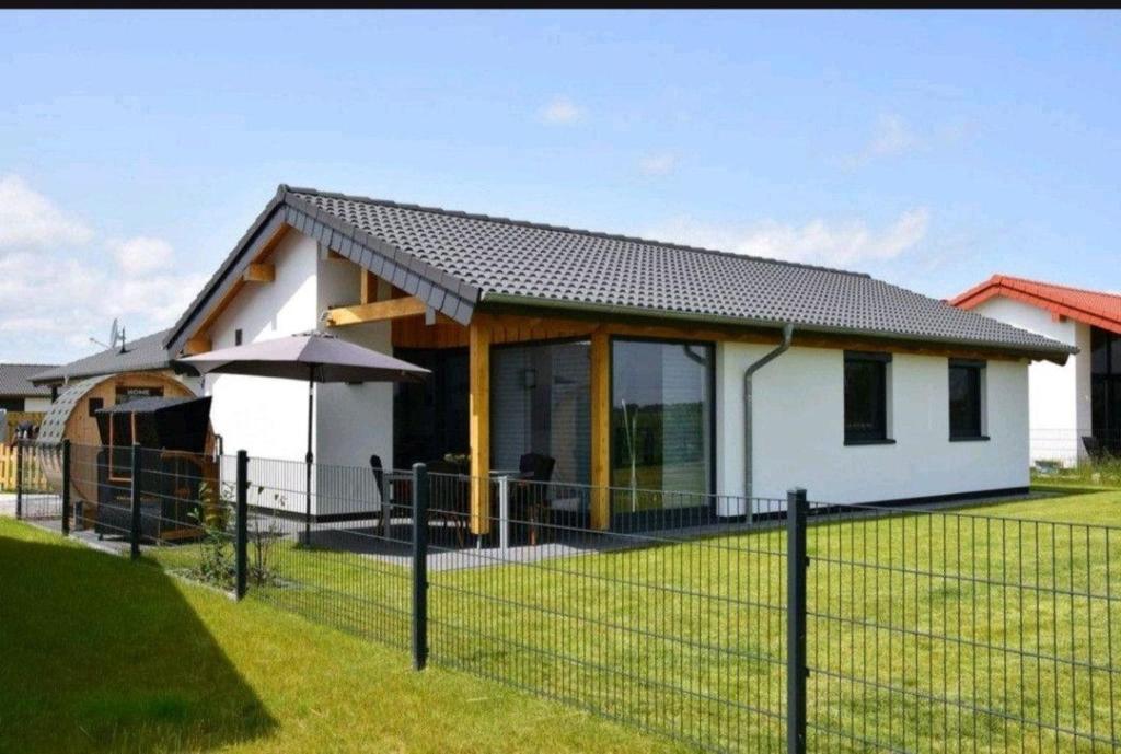 G7 eingezäuntes Ferienhaus Randlage mit freiem Blick ins Landschaftsschutzgebiet, Wlan