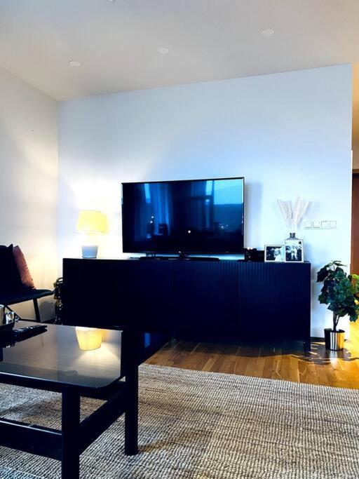 Lovely 2 bedroom apartment with a large own patio photo 1
