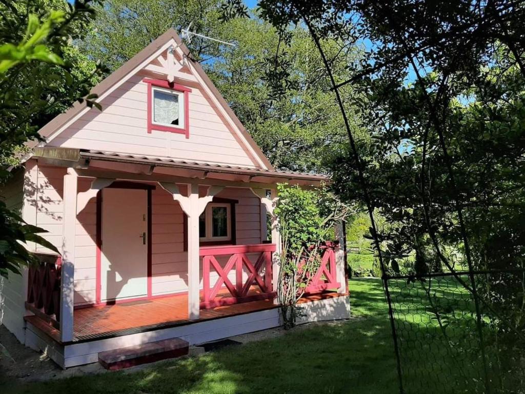 Ferienhaus in Zakrzewo mit Grill, Terrasse und Garten