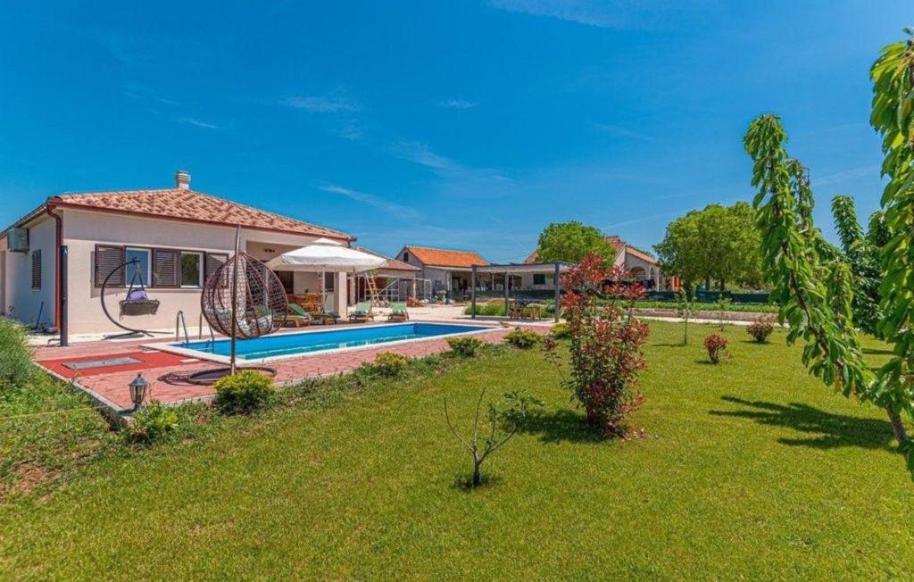 Ferienhaus für 8 Personen ca 105 qm in Pakovo Selo, Dalmatien Dalmatinisches Hinterland
