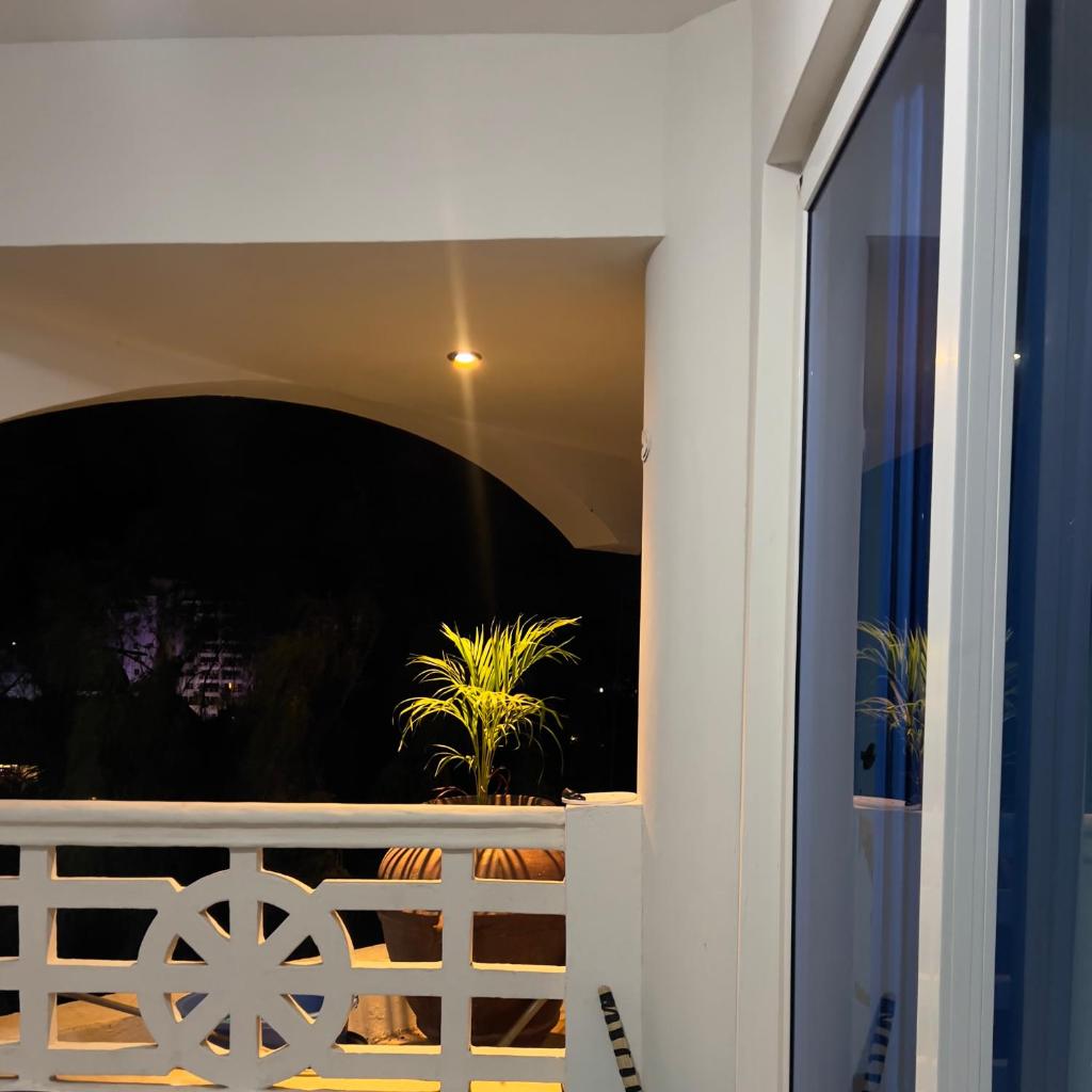 Ocean Blue Retreat-3 minute walk to Nyali Center and 3 minute walk to the Beach photo 1