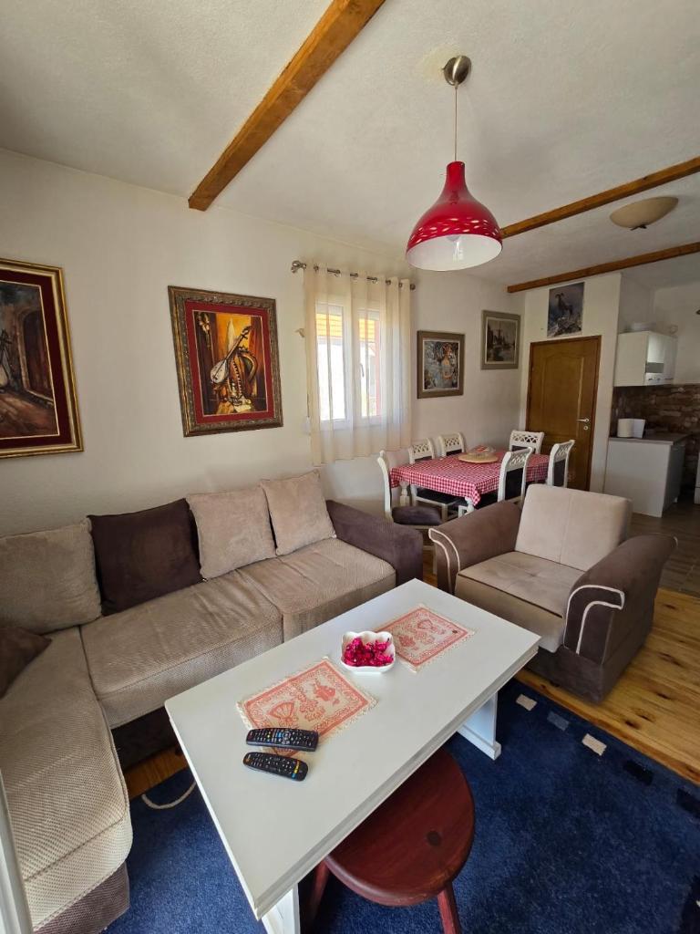Njegusi-Cetinje photo 3
