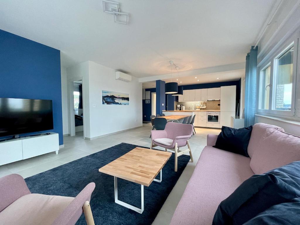 Exklusive Ferienwohnung mit Pool, 60 m vom Meer