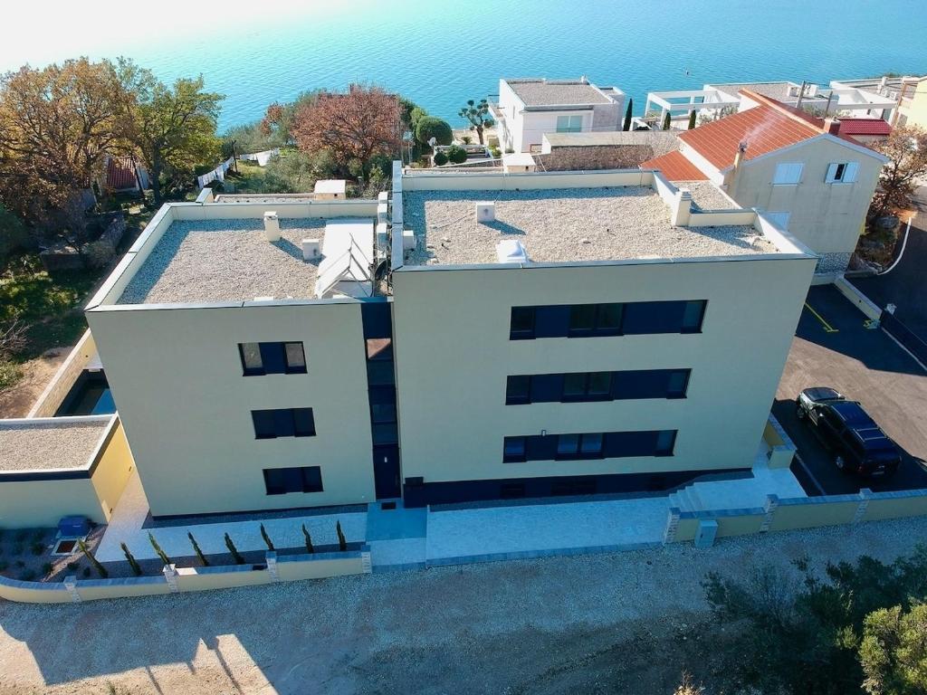 Exklusive Ferienwohnung mit Pool, 60 m vom Meer photo 1