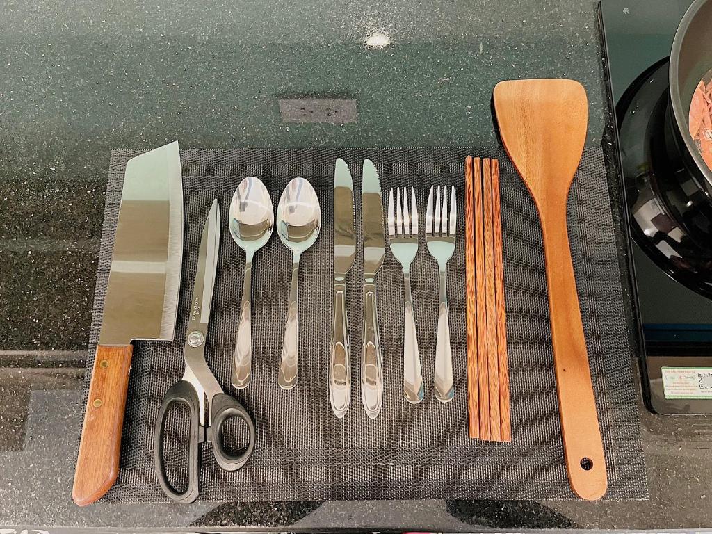 Modern Apartment in Westlake