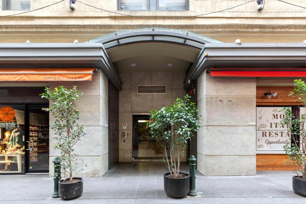 Complete Host Degraves St Apartments