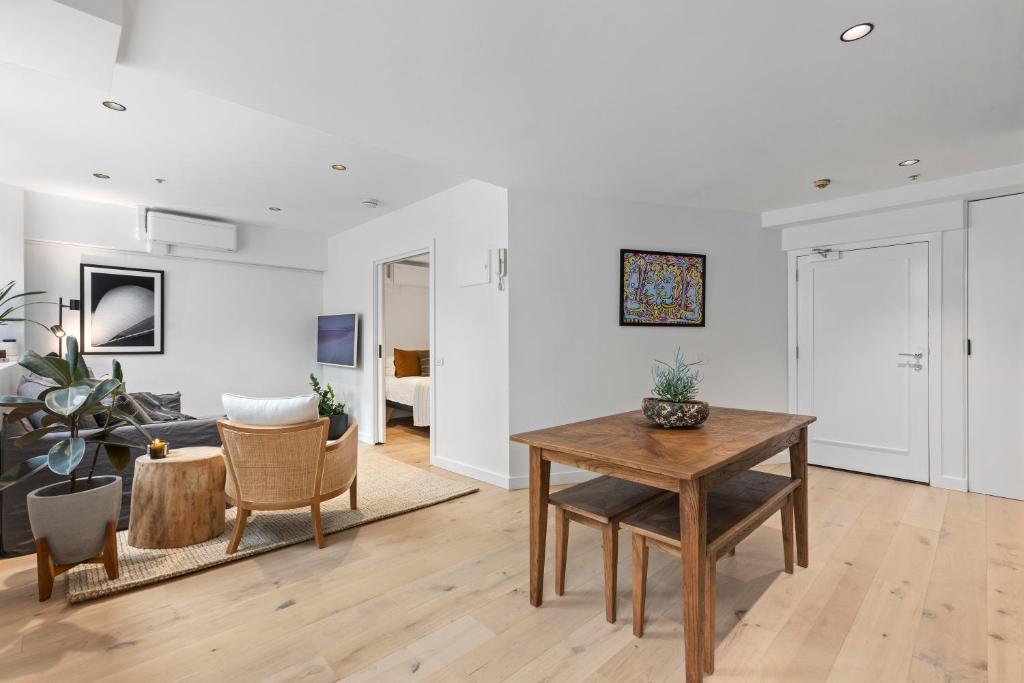 Complete Host Capitol Apartments photo 4