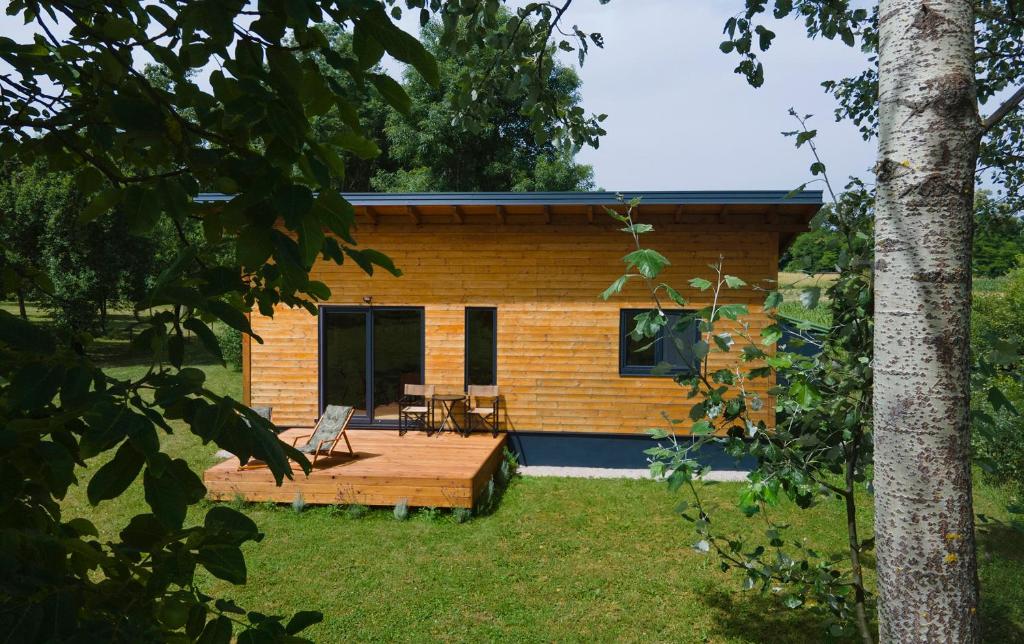 Wooden house and modern container in Lekneno, near Zagreb photo 2