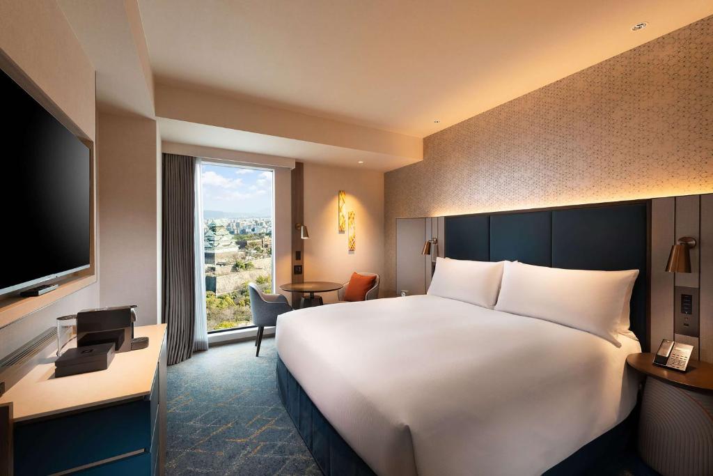 DoubleTree by Hilton Osaka Castle Room Type - Executive King Room with Castle View
