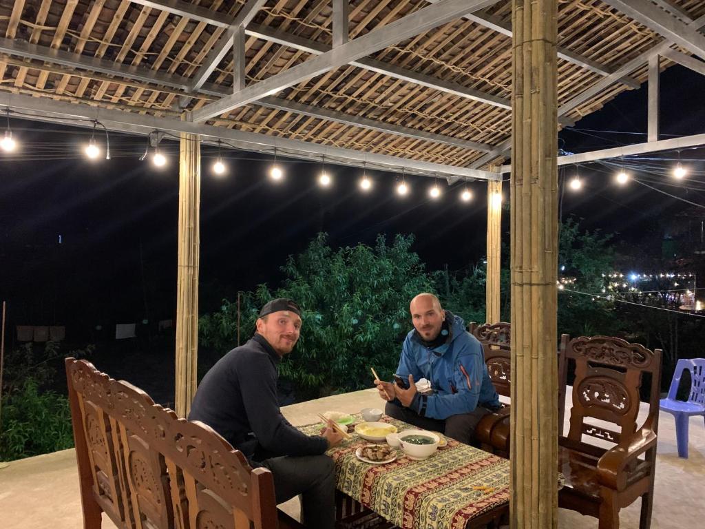 Nhà Cổ Bản Giốc Homestay - Làng đá Khuổi Ky photo 1