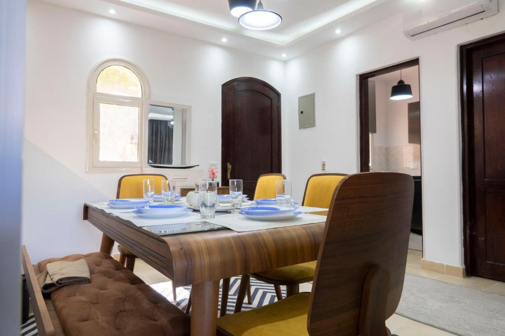 Beautiful 2-Bed Villa in Makadi Heights - Tap to explore photos
