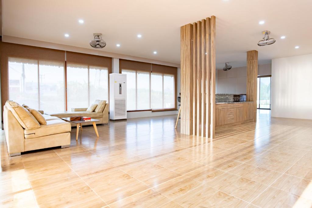 dham ธาม - Spacious 3BR Row House near the Dam Room Type - Three-Bedroom Villa dham ธาม - Spacious 3BR Row House near the Dam Room Type - Three-Bedroom Villa