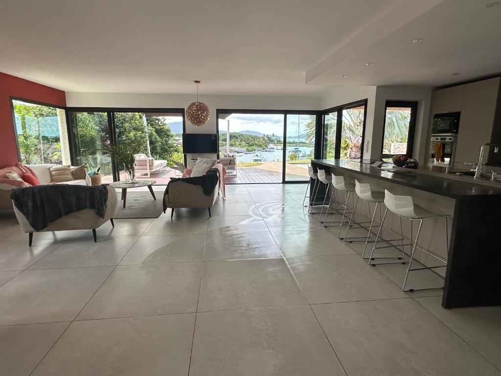 Grande Villa Familiale avec piscine et Accès Privé à la Plage photo 2