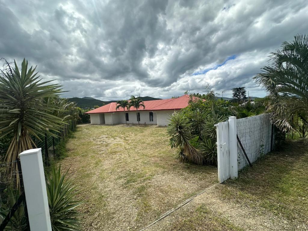 Grande Villa Familiale avec piscine et Accès Privé à la Plage photo 1
