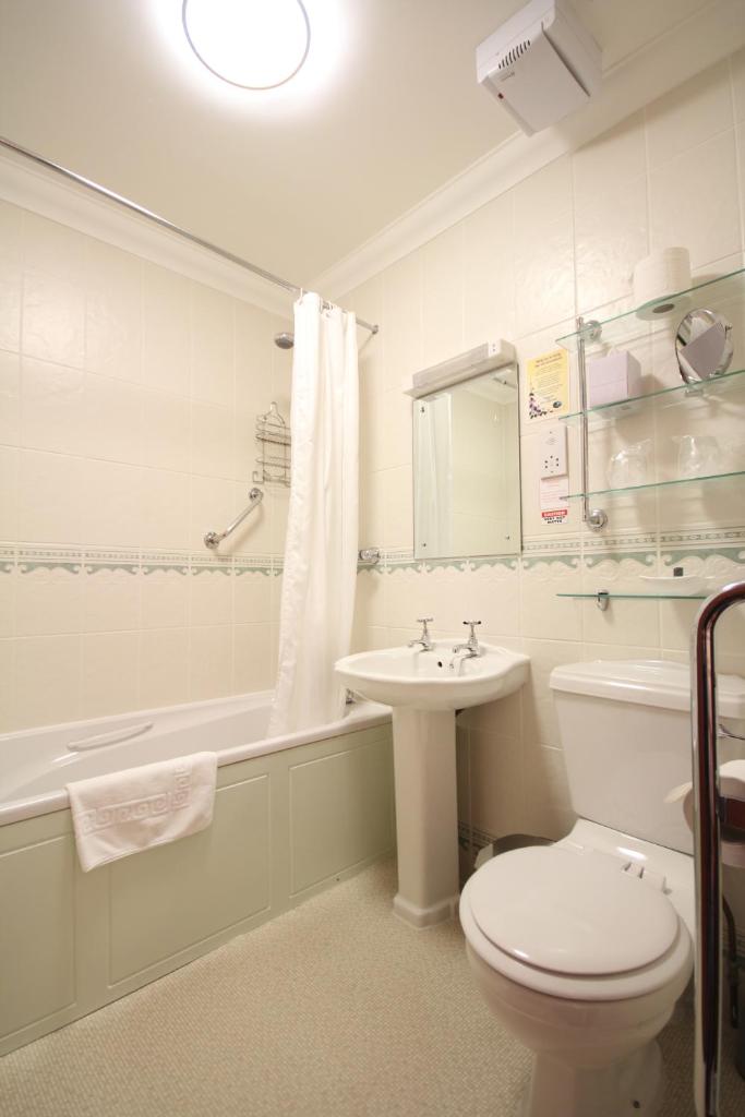 Strathburn Hotel Inverurie by Compass Hospitality - Tap to explore photos