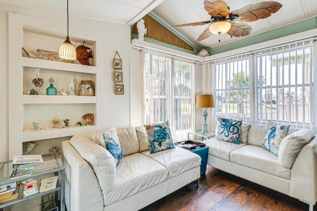 Port Isabel Home with Deck - Near Isla Blanca Beach! photo 4