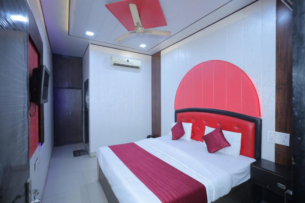 hotel shine ridhee sidhee