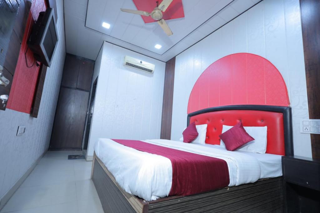 hotel shine ridhee sidhee photo 3