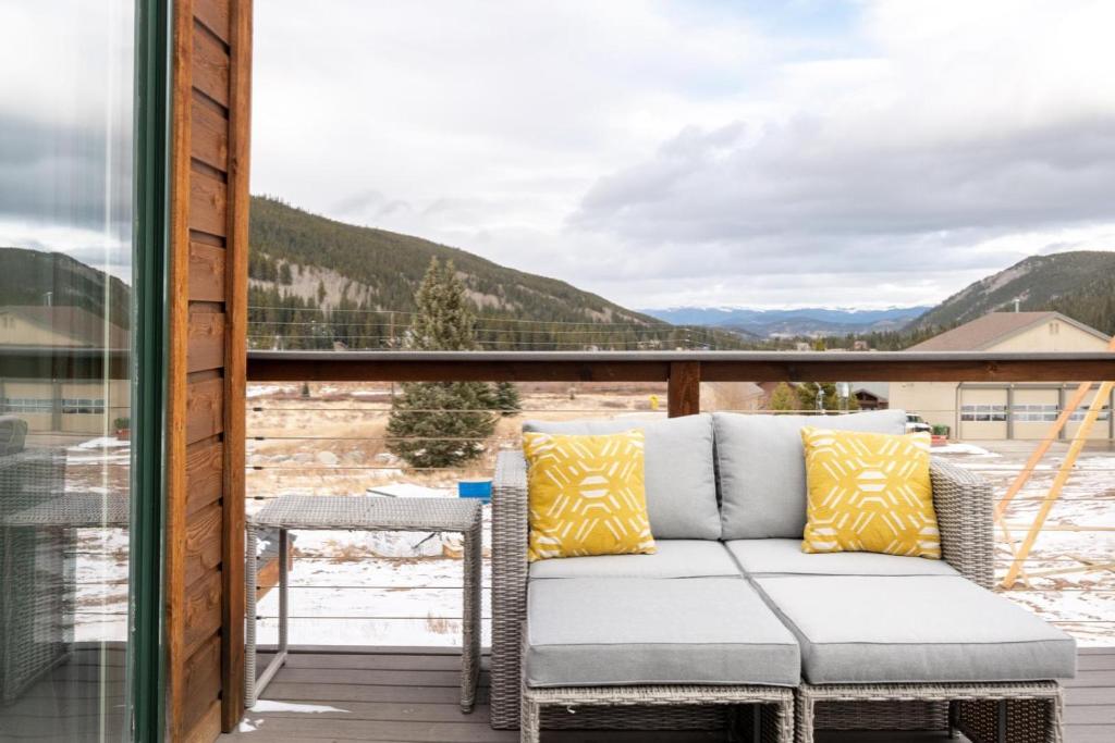 Family Friendly - MTN Views - Hot Tub - Blue River photo 2