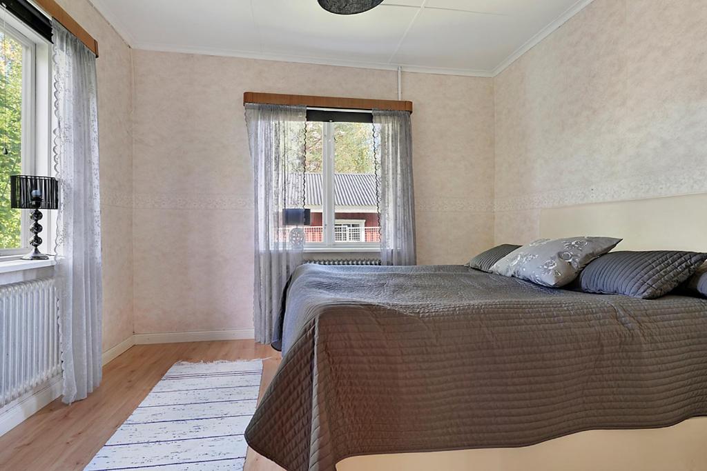 Cosy 4BR lakeview house 6 min to wind farms photo 4