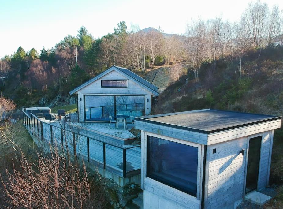Moderne hytte med fjordutsikt og spabad 25.min. fra Bergen sentrum photo 2