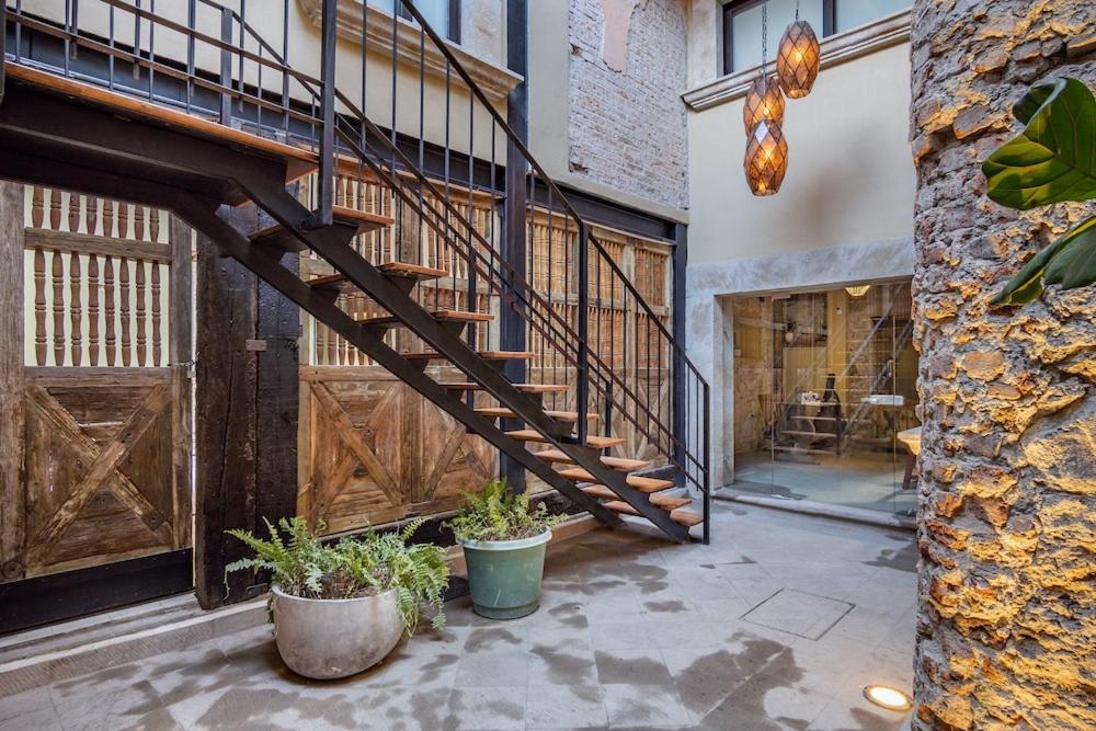 Casa Pandurata, 2BR Modern Condo, Downtown San Miguel