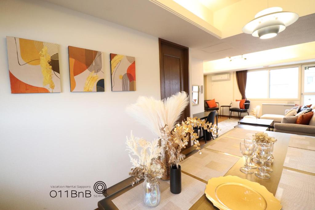 NK BLD8F Sapporo 3LDK 3BR 1 floor 1 room - Tap to explore photos
