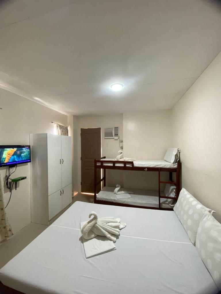 N and F Guesthouse photo 3