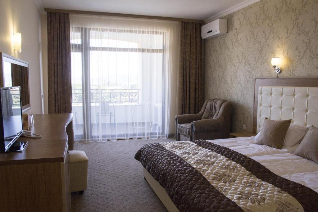 Двухместный (Двухместный номер с 1 кроватью и балконом), Hotel Paradise