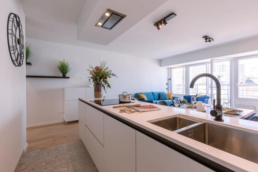Huswell - Lovely apartment with lateral sea view and parking photo 3