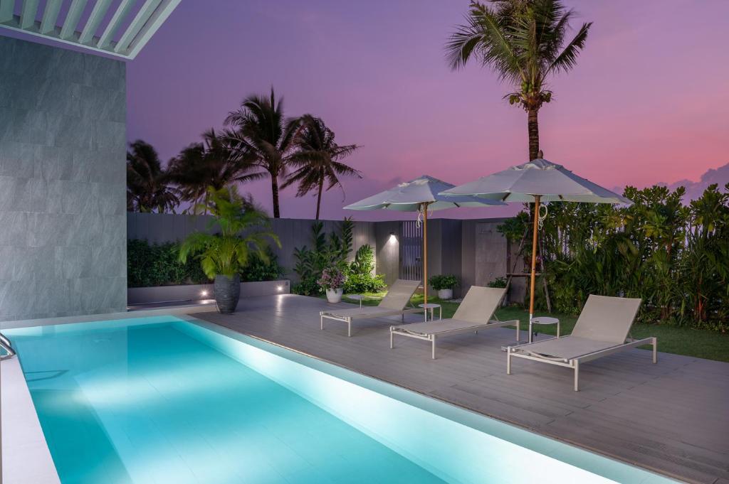 Beachfront Residences - Stunning Sea and Lake View photo 2