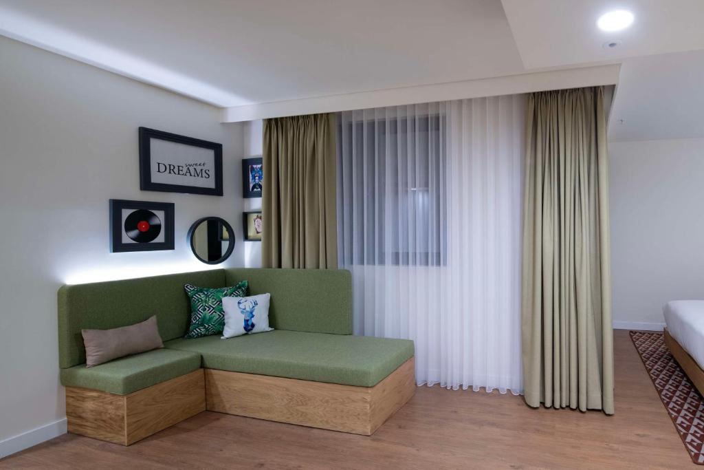 Hampton by Hilton Istanbul Sirkeci Room Type - King Room with Sofa Bed - Non-Smoking