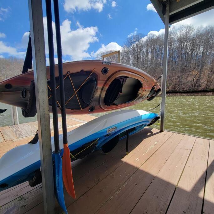 Lakeside Haven Dock/Slip Fire Pit Game Room Kayaks photo 1