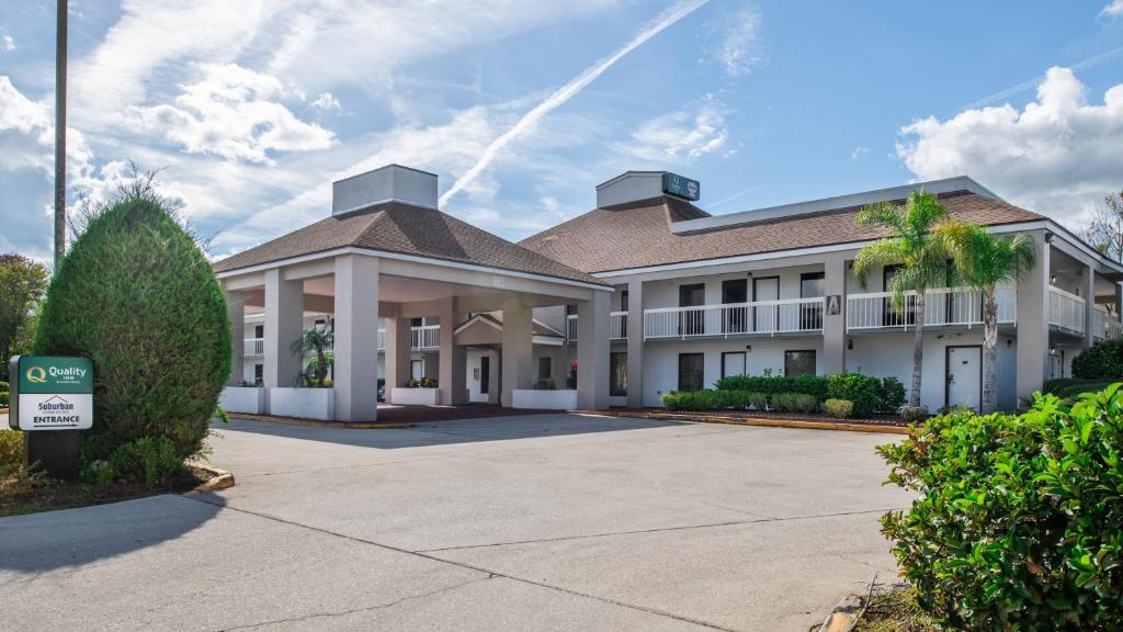 Suburban Studios Hotel Kingsland Near I-95 image