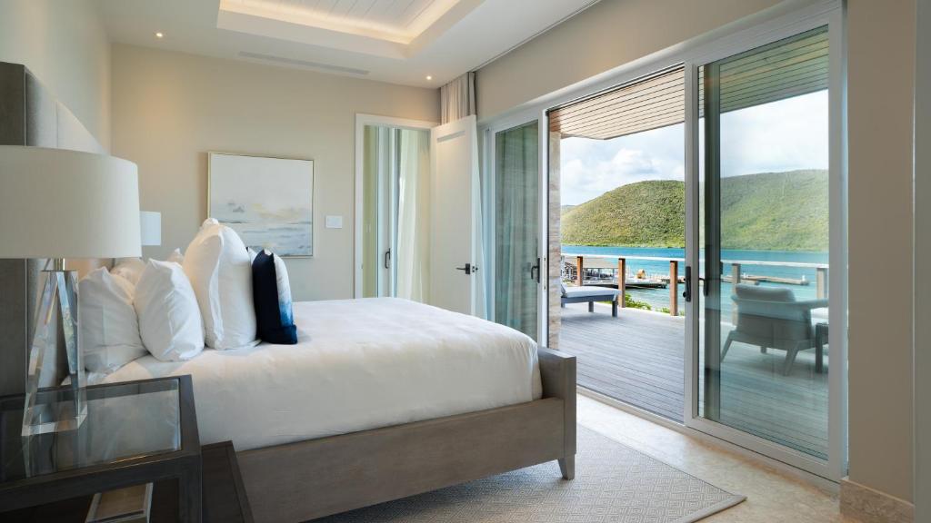Oil Nut Bay photo 3