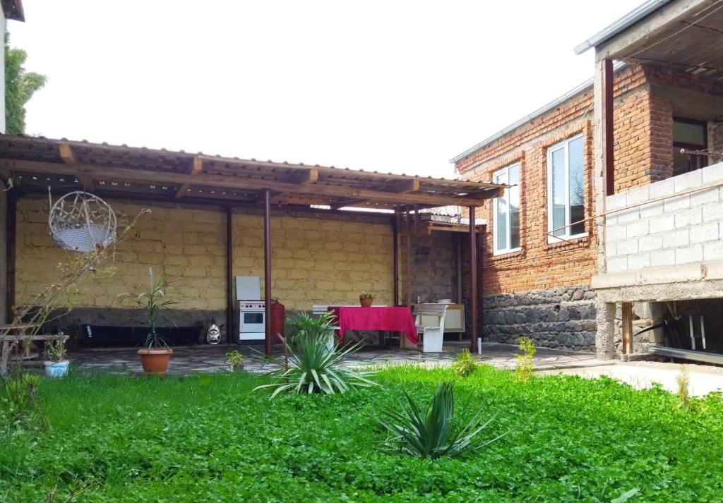 House Mary photo 1