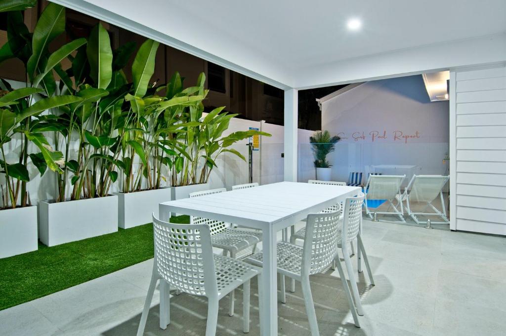 Freedom Beach Homes Unit 199B - Tap to explore photos