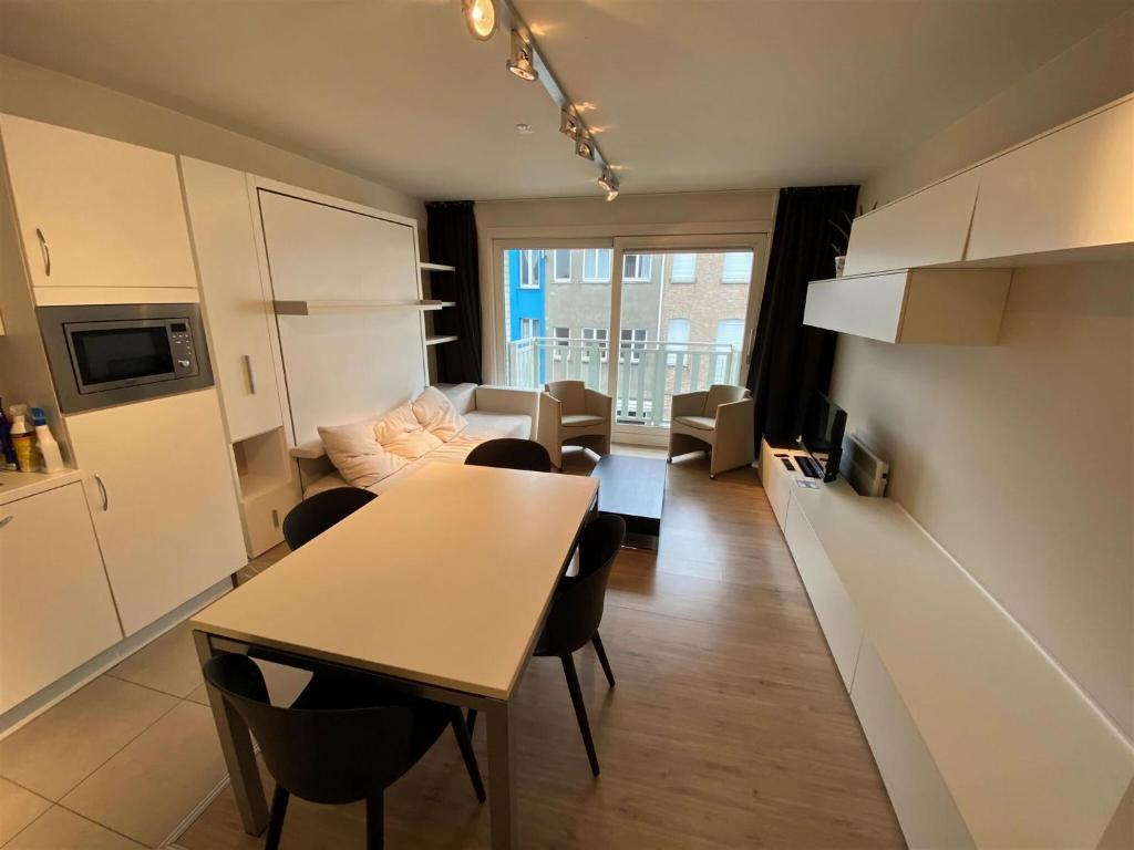 Beautiful studio in the center of De Panne photo 1