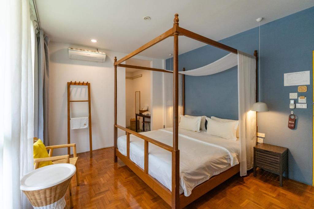 Mammoth Boutique Hotel - Tap to explore photos