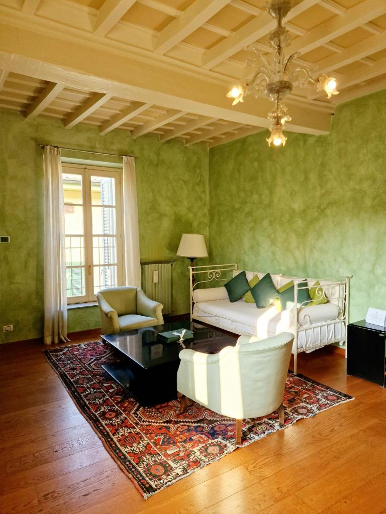 Relais Vimercati - Tap to explore photos