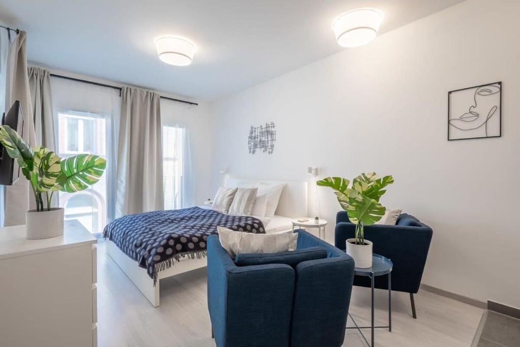 Modern apt in Authentic Central Area - Tap to explore photos