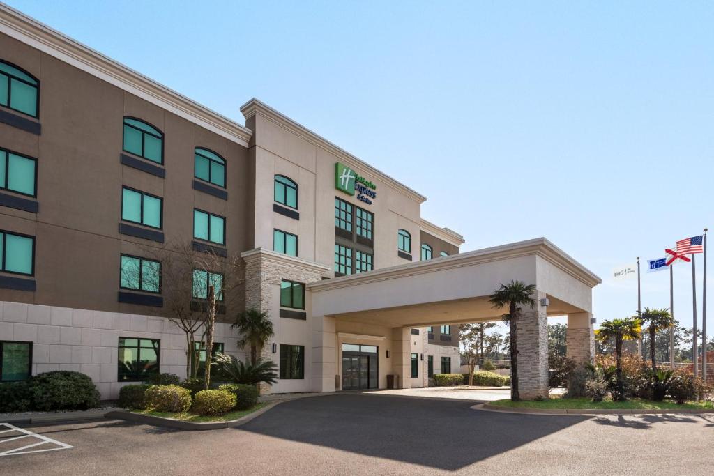 Holiday Inn Express & Suites Mobile West I-10, an IHG Hotel image
