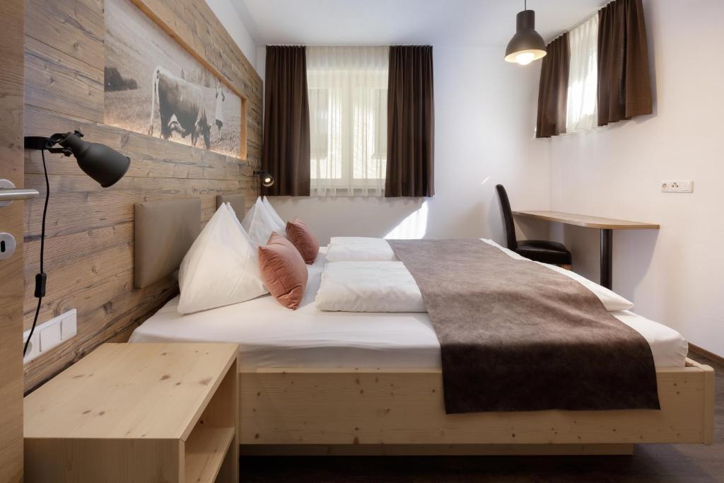 Familiaris Dolomite Apartments 901-905 - Tap to explore photos