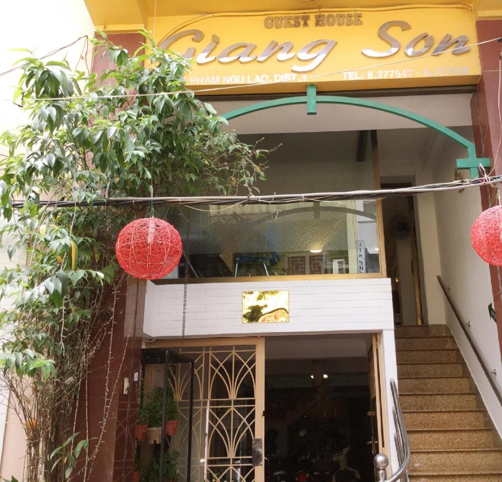 Giang Son Hotel