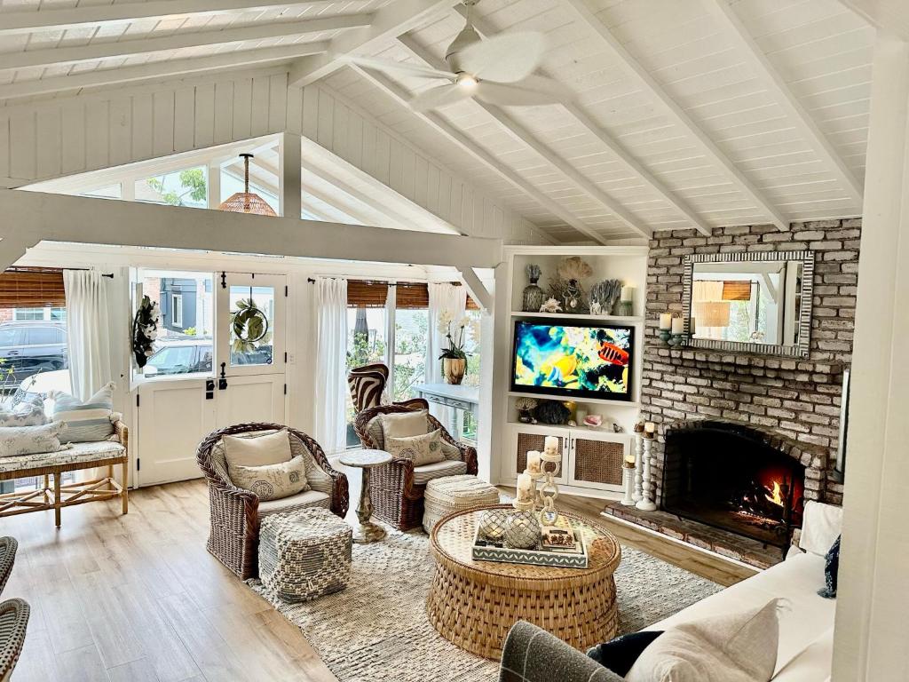 Balboa Island Beach Cottage image