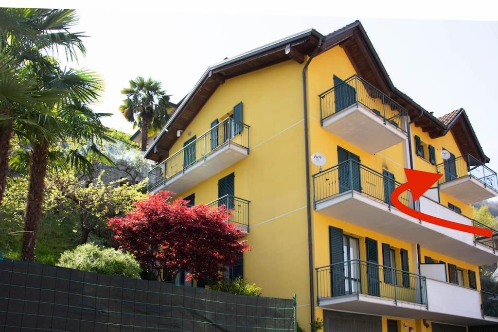 CA' GIALLA 5 - sul Lago di Lugano, balcone e parcheggio -